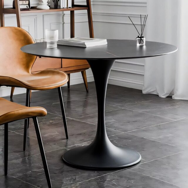 Pablo dining table